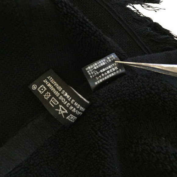 Chanel Camellia Blanket Large Towel Black - Picture 4 of 5